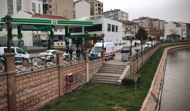 Porsuk Çayı’na düşen kadını vatandaşlar kurtardı