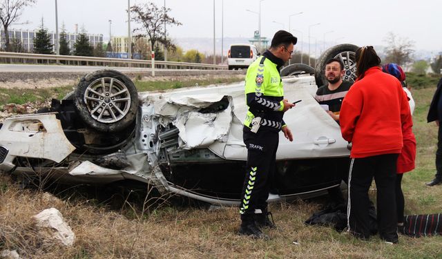 Kontrolden çıkan otomobil takla attı: 6 yaralı