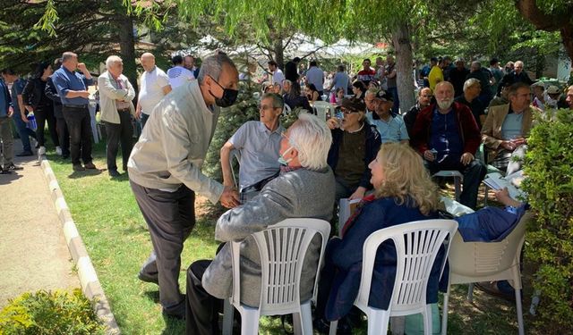 60 yıllık okul arkadaşları buluştu