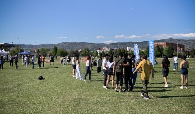 Valilik etkinlikleri yasakladı, ESTÜ festivali iptal etmedi