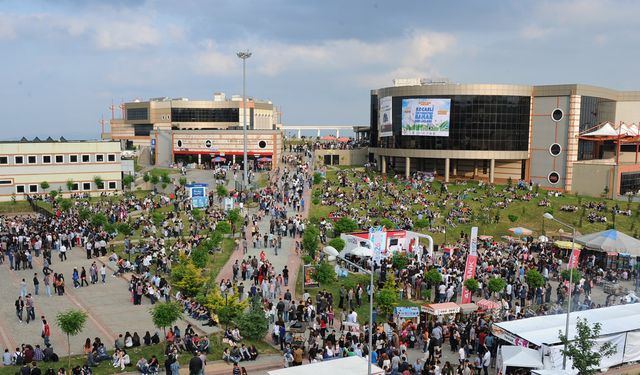 Kocaeli Üniversitesi 58 Öğretim Üyesi alıyor