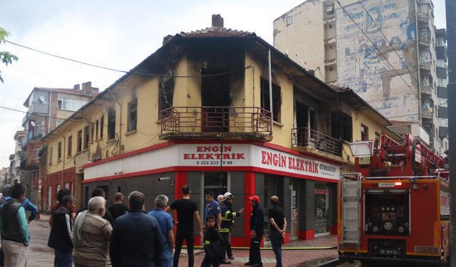 Alevlere teslim olan otel kullanılamaz hale geldi (VİDEO HABER)