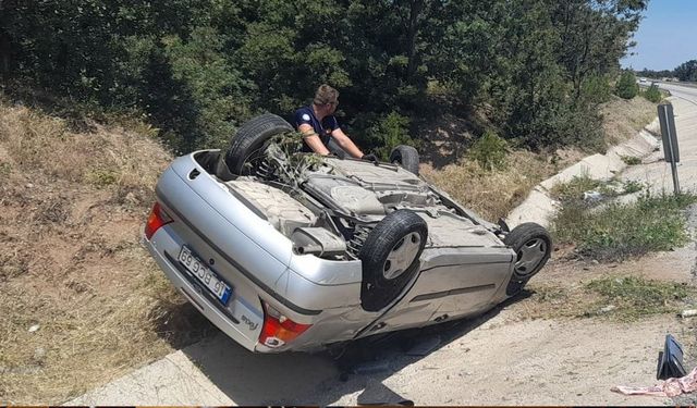 Takla atan otomobilde 2 kişi öldü, 2 kişi yaralandı