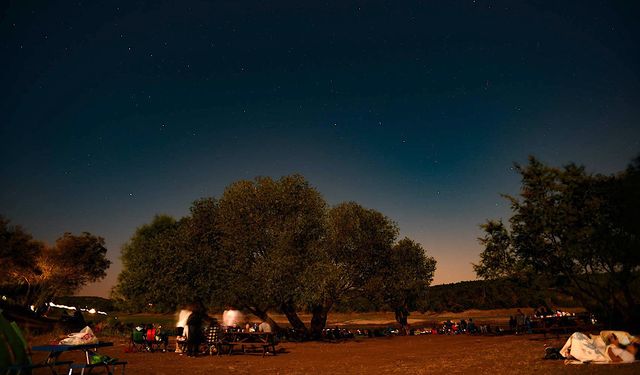 Heyecan içinde Perseid meteor yağmurunu izlediler