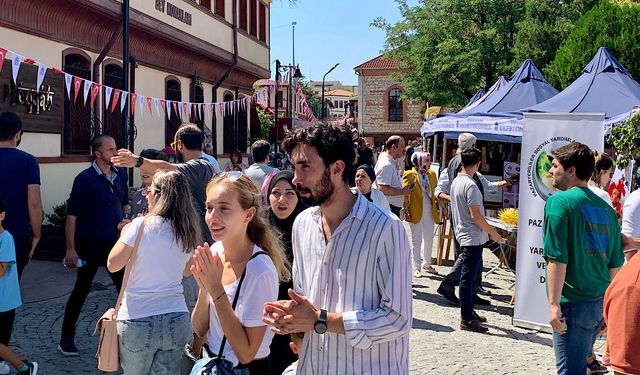 Tarihi Odunpazarı bölgesinde şenlik yoğunluğu