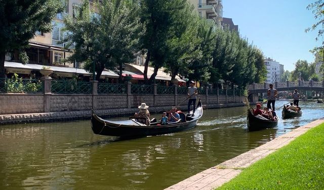 Gondol seferlerinde Zafer Bayramı yoğunluğu