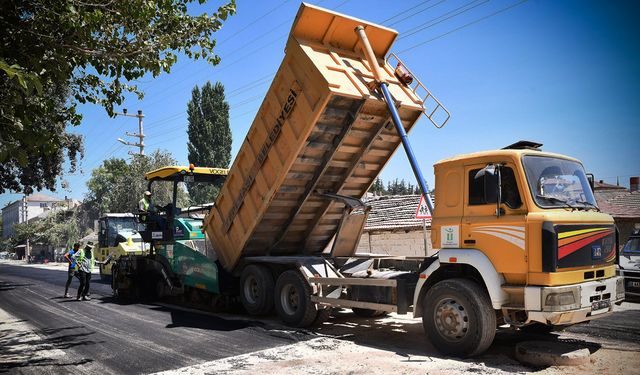 Tepebaşı’nda üstyapı çalışmaları devam ediyor