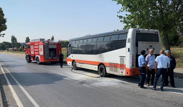 Belediye otobüsündeki yangın büyümeden söndürüldü