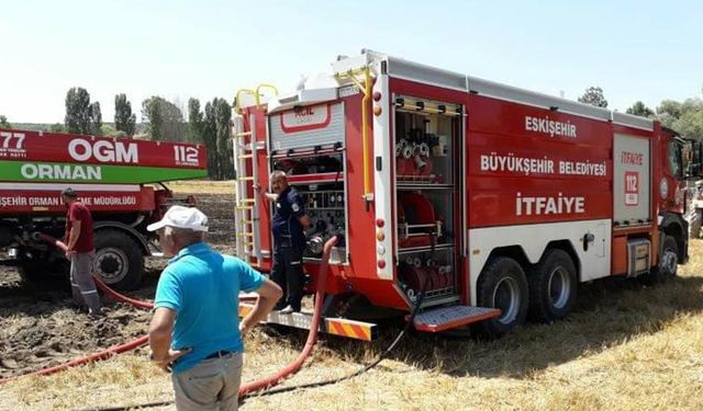 İtfaiye ile mahalleli yangını birlikte söndürdü