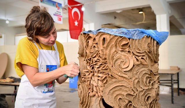 Yabancı sanatçılar sempozyumu değerlendirdi