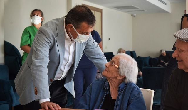 Tepebaşı Belediyesi alzheimer hastalarının yanında