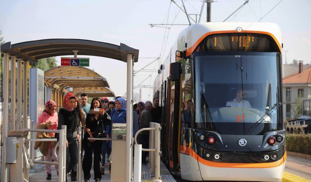 Okullar açılıyor tramvay seferleri sıklaşıyor