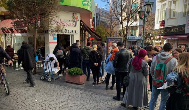 Çibörekçiler turistlerle doldu taştı