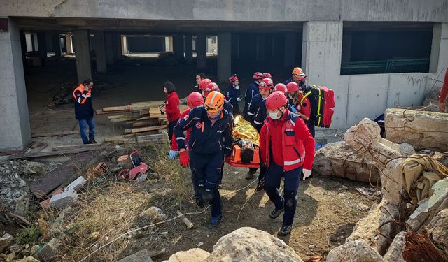 AFAD’dan nefes kesen deprem tatbikatı