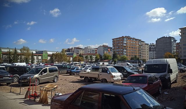 Eski kapalı pazar alanı otopark oldu