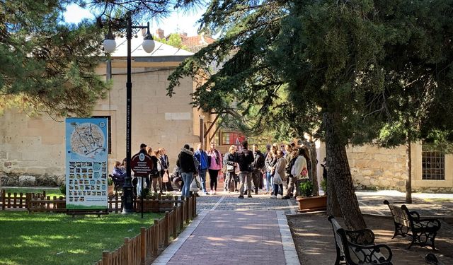 Kurşunlu Külliyesi’nde tur yoğunluğu