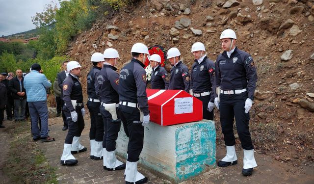 Polis memuru memleketi Eskişehir'de toprağa verildi