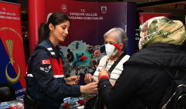 Jandarmadan kadına şiddete karşı bilgilendirme faaliyeti