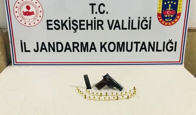 Jandarma ekiplerinin operasyonunda tabanca ele geçirildi