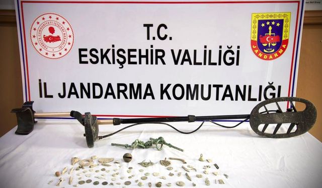 Kaçak kazı yapan şahsa jandarma operasyonu