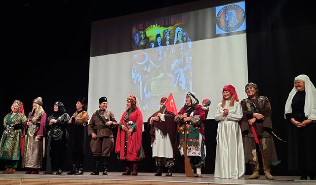 ‘Kahraman Türk Kadınları’ gösterisi izleyiciyle buluşmaya devam ediyor