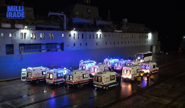 Hatay'daki  yaralılar deniz yolu ile Mersin'e taşındı