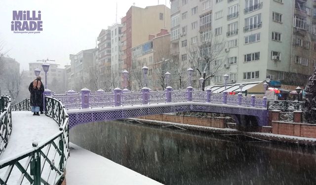 Eskişehir bembeyaz oldu