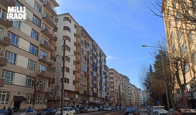 Şehir esnafı depremzedelere evlerini açtı (VİDEO HABER)