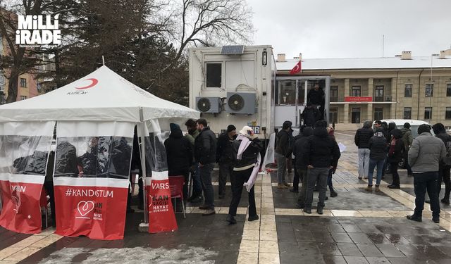 Soğuk havaya rağmen kan bağışı kuyruğu devam ediyor