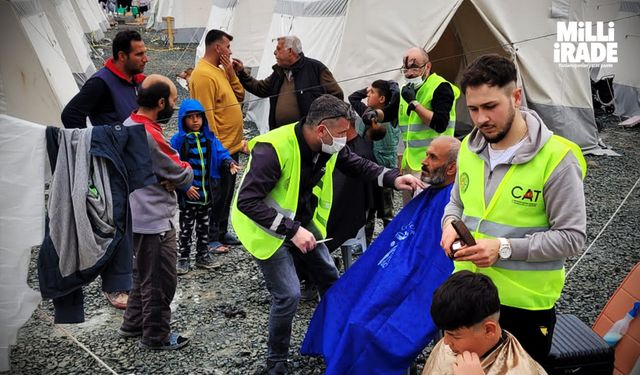 Eskişehirli kuaförler depremzedeleri traş etti