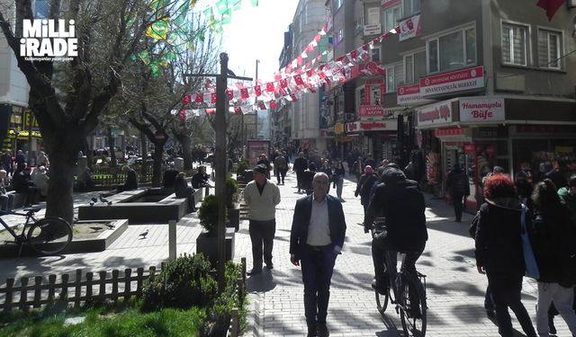 Vatandaşlar güzel havanın keyfini dışarıda çıkardı