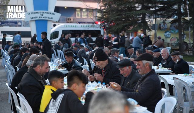 Başkan Ataç, Alpu’da vatandaşlarla iftar yaptı