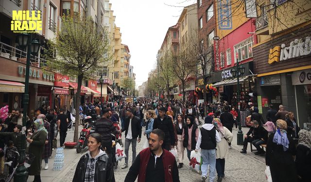 Eskişehir halkı bayram alışverişi için şehir merkezine akın etti