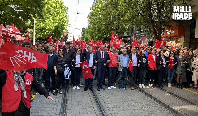 Eskişehir’de propaganda dönemini her iki parti de kortej ile tamamladı