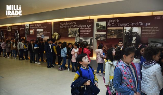 Öğrenciler Eskişehir’in kurtuluşunu öğreniyor