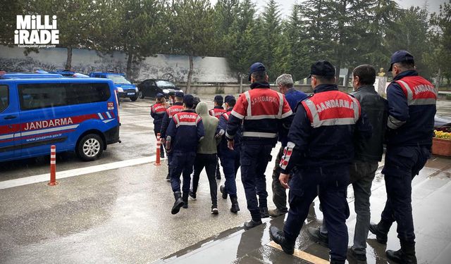 Kablo hırsızları jandarma ekiplerince yakalandı