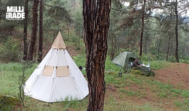 Doğa tutkunları Laçin’de kampın ardından çevredeki çöpleri topladı