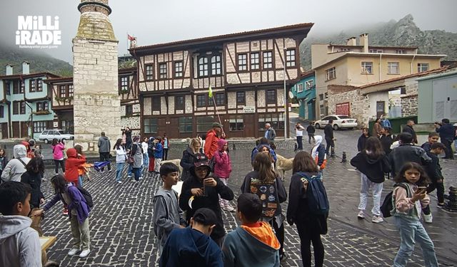 Sivrihisar turist akınına uğruyor