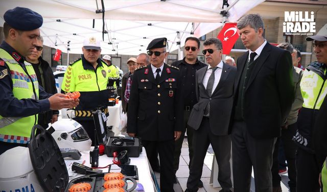 Trafik Haftası çerçevesinde stant kuruldu