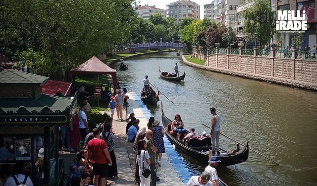 Turistler Eskişehir'e akın etti