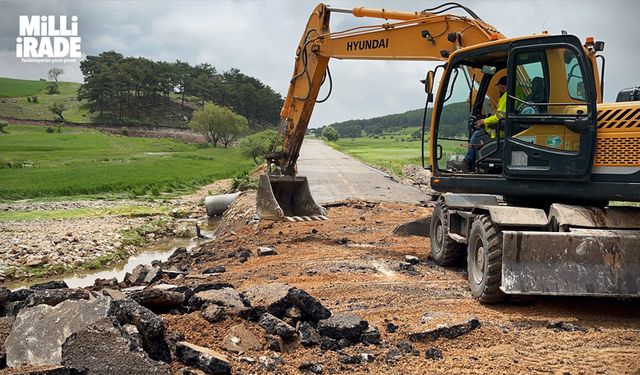 Sel suları Yazılıkaya yolunu kullanılmaz hale getirdi