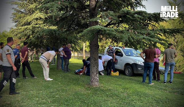 Porsuk çayına giren genç 50 dakikalık müdahale ile hayata döndü (VİDEO HABER)