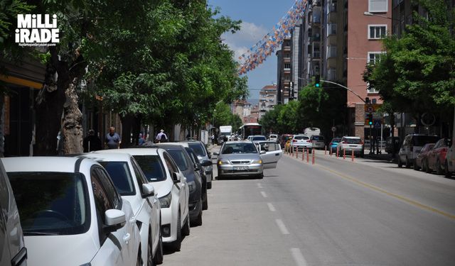 “Bu caddede temel sorun otopark olmaması”