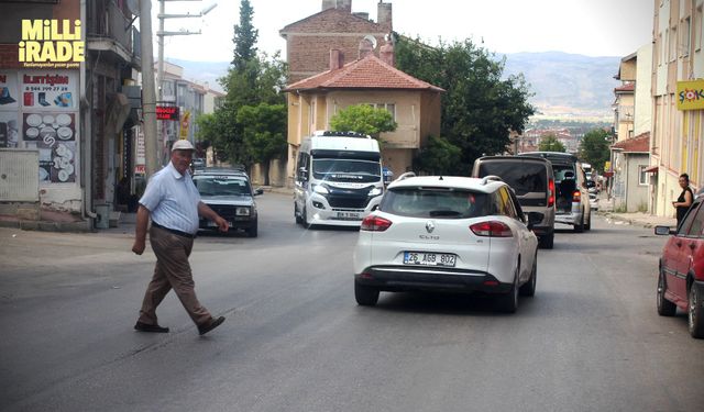 Önlem alınmayan bu caddeler tehlike saçıyor (VİDEO HABER)