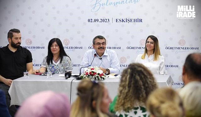 Bakan Tekin, Eskişehir’de öğretmenlerle buluştu