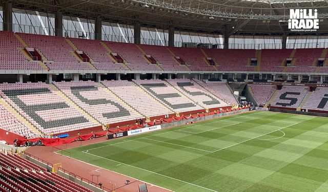 Yeni Atatürk Stadyumu’nda milli maç öncesi yoğun çalışma