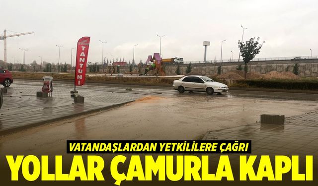 Vatandaşlar çukur ve çamurla kaplı yollarının yapılmasını istiyorlar