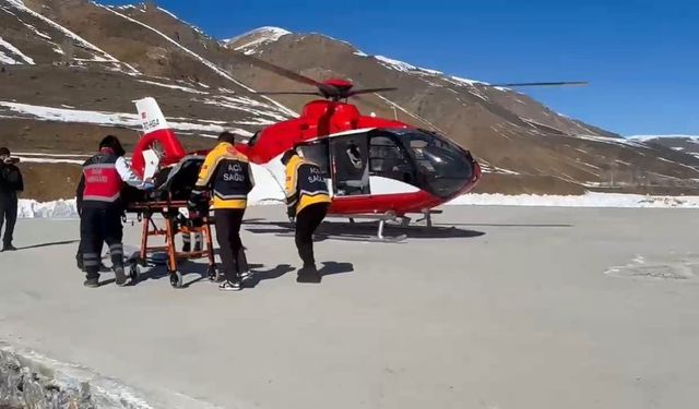 Ambulans helikopter hamile kadın için havalandı