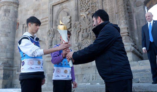 20. Kış Deaflympics Olimpiyat Oyunları meşalesi yakıldı