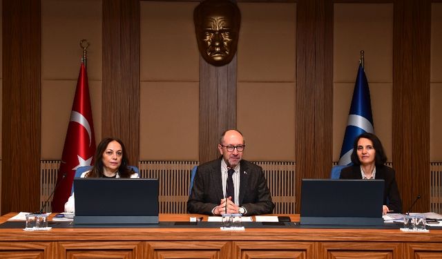 AÜ’de eğitim süreçleri için toplantı yapıldı